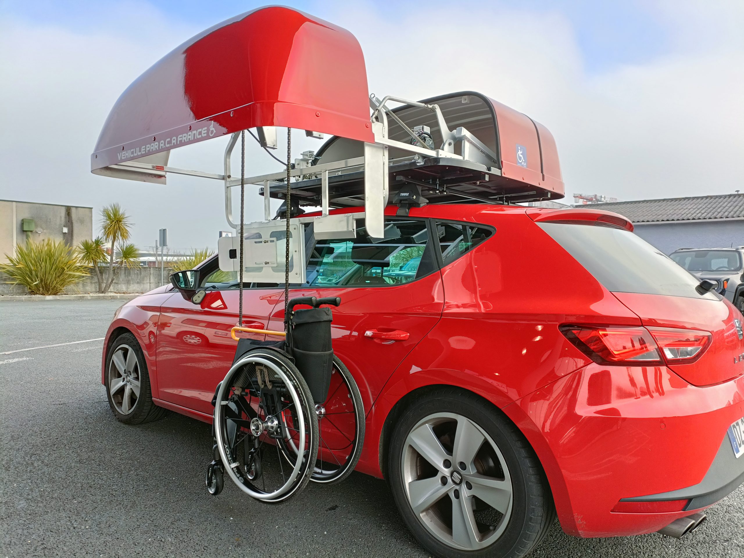 Box de toit pour fauteuil roulant handicapé